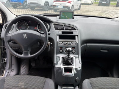 Peugeot 5008 1.6 THP 156CV Allure (15)