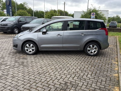 Peugeot 5008 1.6 THP 156CV Allure (4)