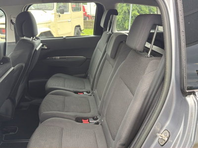 Peugeot 5008 1.6 THP 156CV Allure (9)