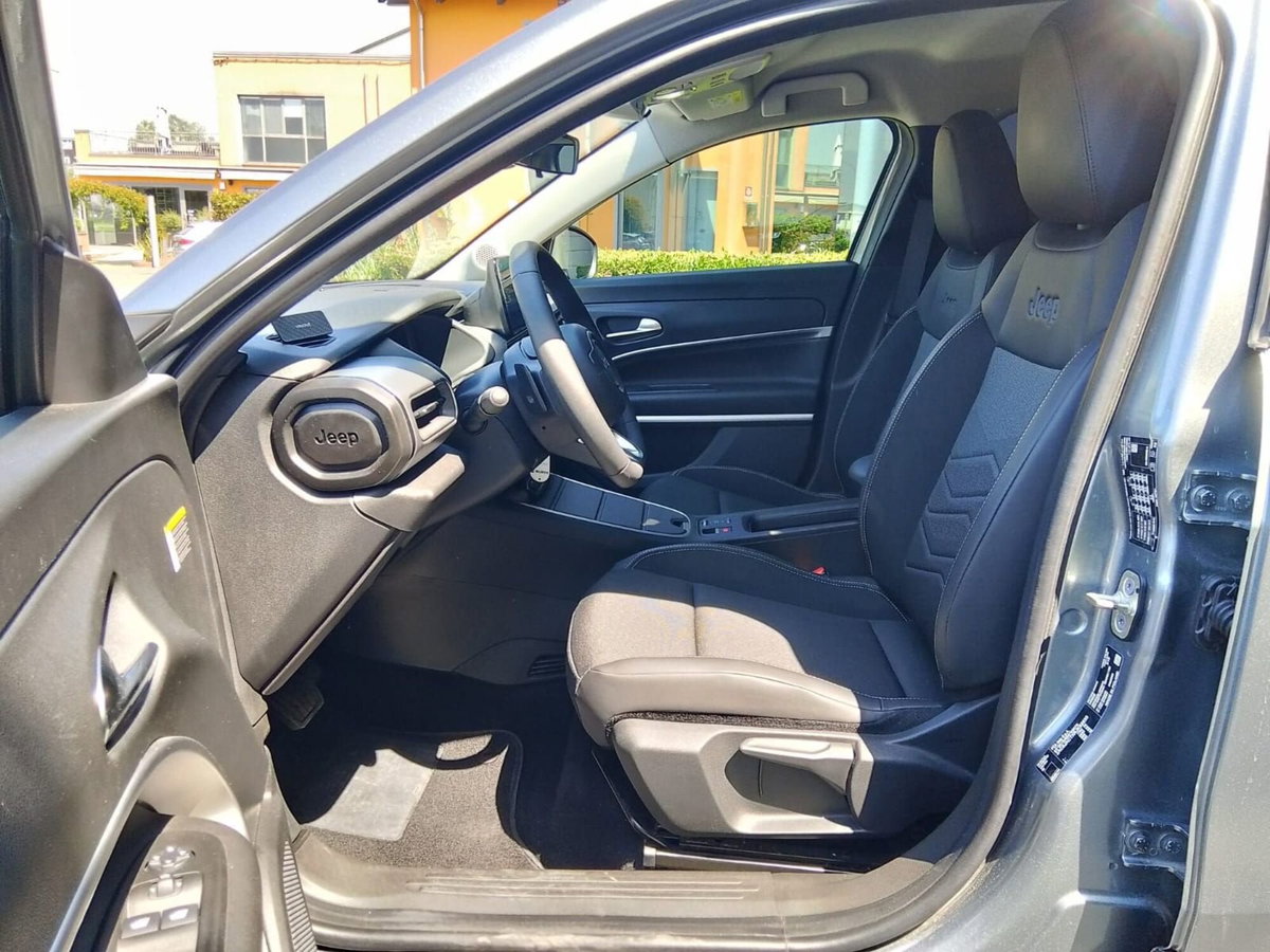 Jeep Avenger 1.2 turbo e-hybrid mhev Altitude fwd 110cv edct6 (10)