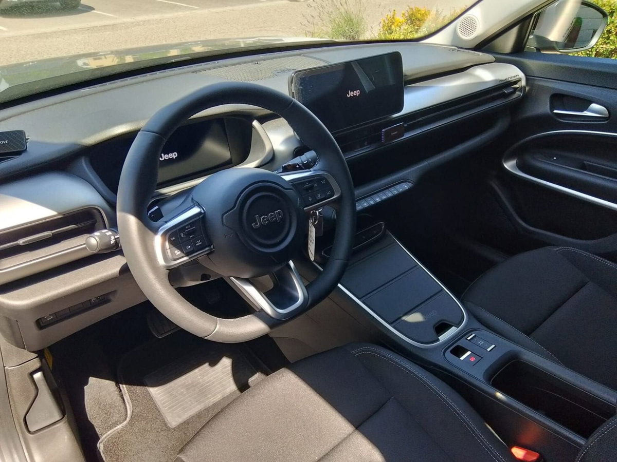 Jeep Avenger 1.2 turbo e-hybrid mhev Altitude fwd 110cv edct6 (11)