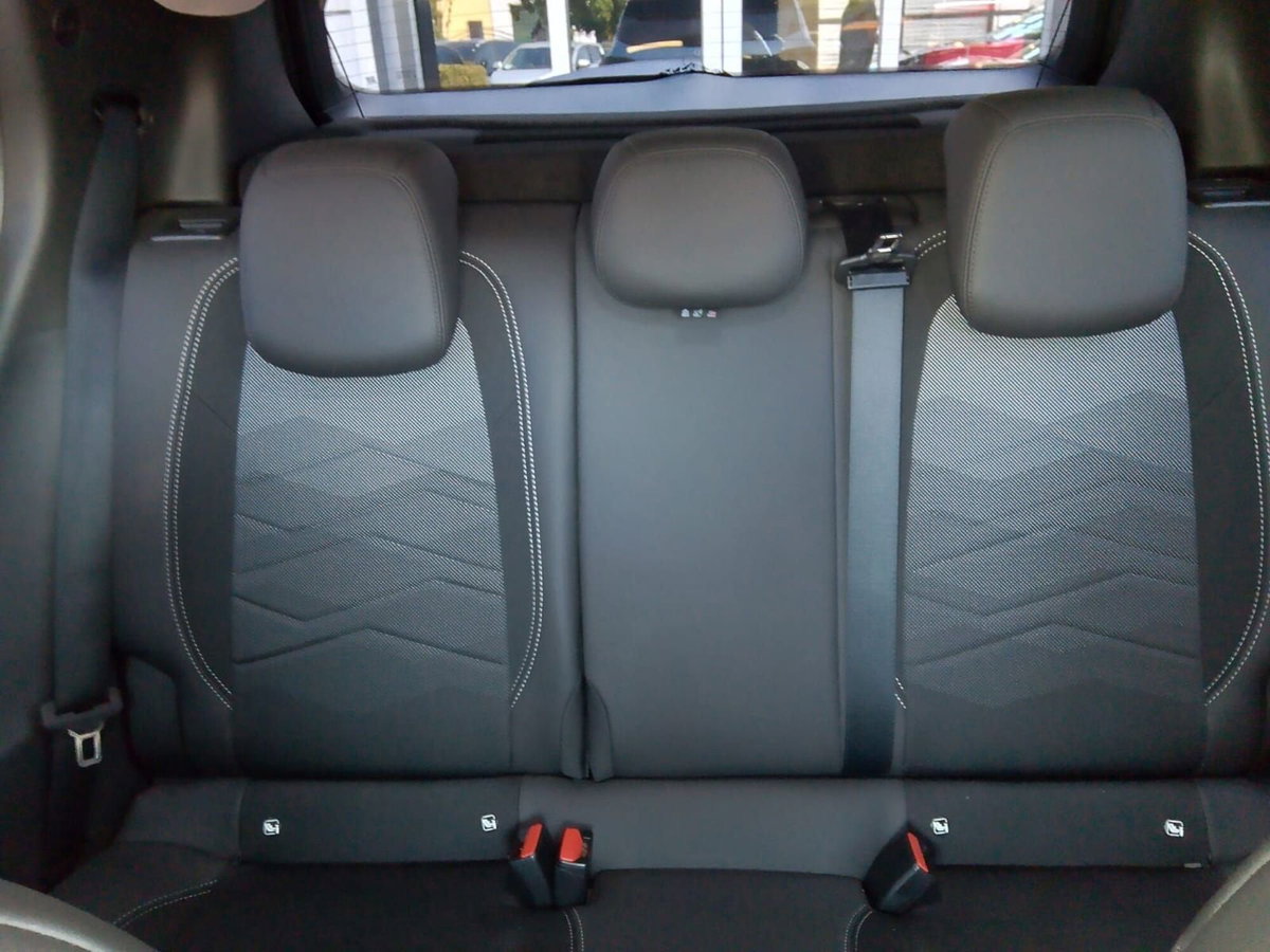 Jeep Avenger 1.2 turbo e-hybrid mhev Altitude fwd 110cv edct6 (15)