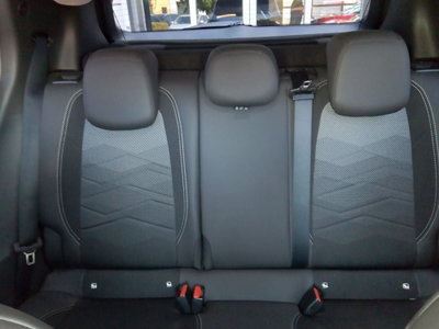Jeep Avenger 1.2 turbo e-hybrid mhev Altitude fwd 110cv edct6 (15)
