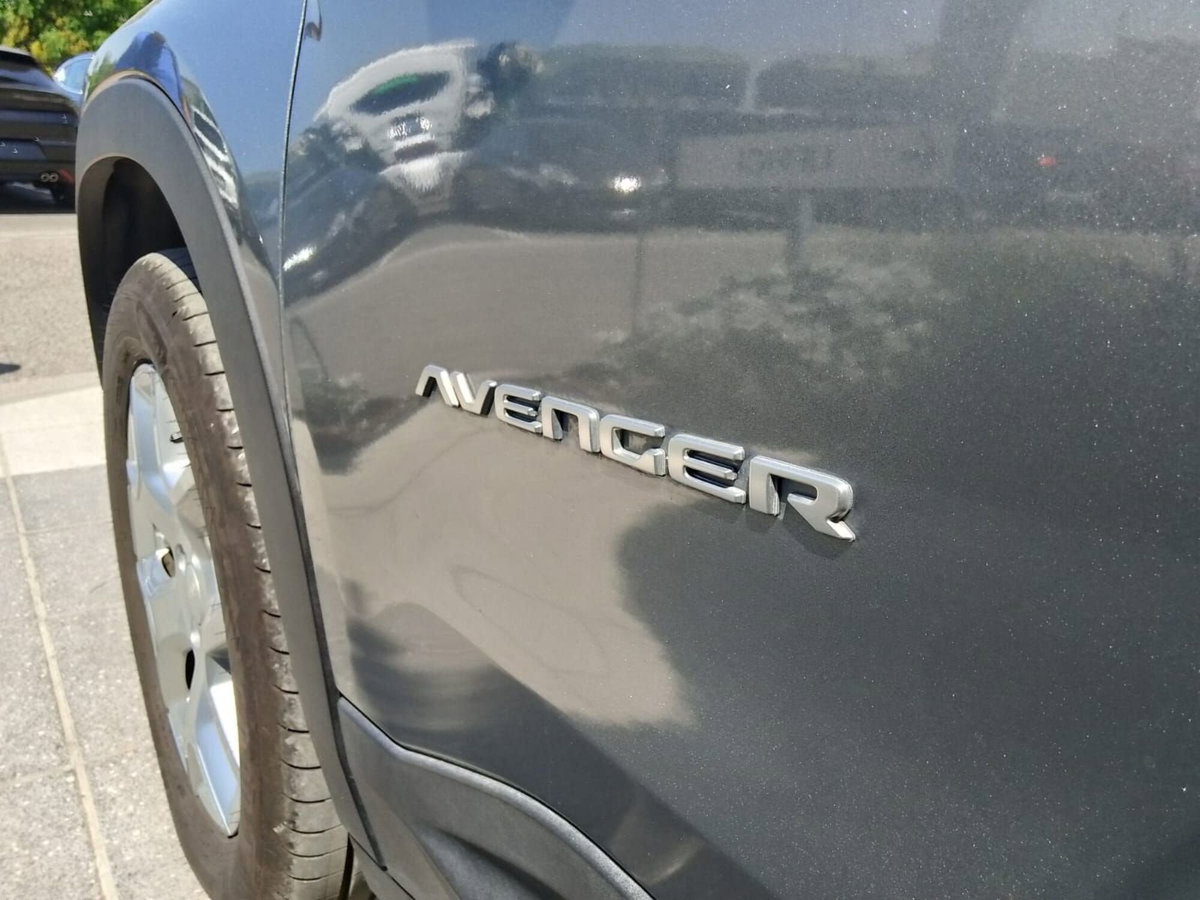 Jeep Avenger 1.2 turbo e-hybrid mhev Altitude fwd 110cv edct6 (16)