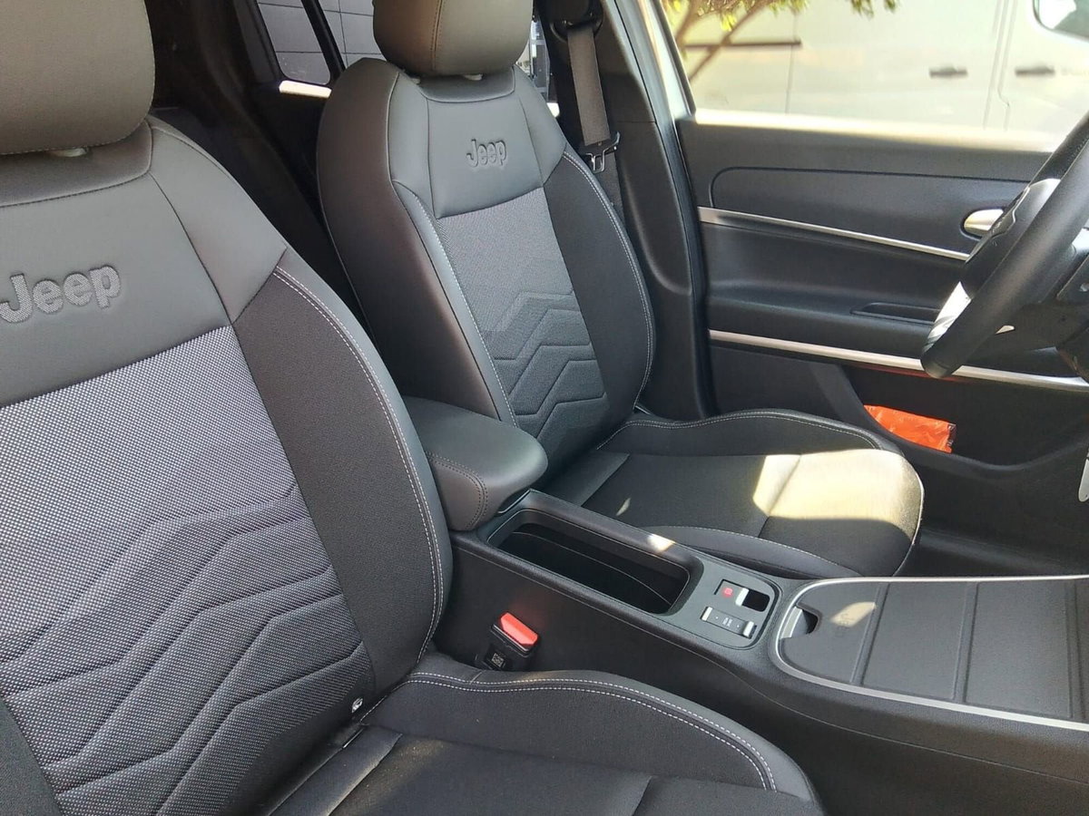 Jeep Avenger 1.2 turbo e-hybrid mhev Altitude fwd 110cv edct6 (19)