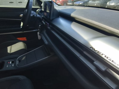 Jeep Avenger 1.2 turbo e-hybrid mhev Altitude fwd 110cv edct6 (20)