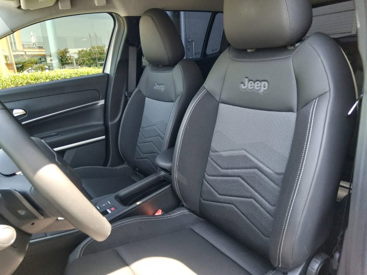 Jeep Avenger 1.2 turbo e-hybrid mhev Altitude fwd 110cv edct6 (8)