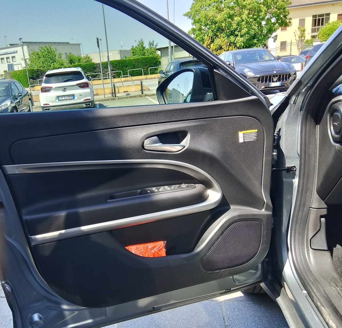 Jeep Avenger 1.2 turbo e-hybrid mhev Altitude fwd 110cv edct6 (9)