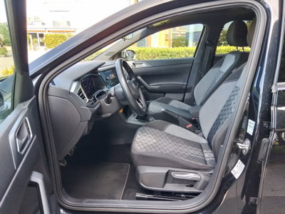 Volkswagen Taigo 1.0 tsi R-Line 115cv (9)