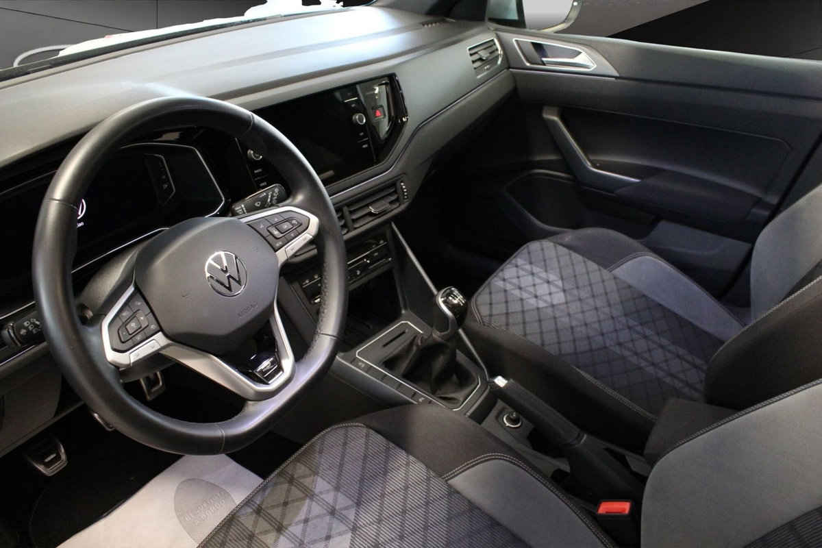 Volkswagen Taigo 1.0 tsi R-Line 115cv (10)