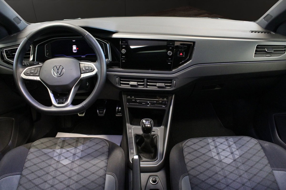 Volkswagen Taigo 1.0 tsi R-Line 115cv (13)