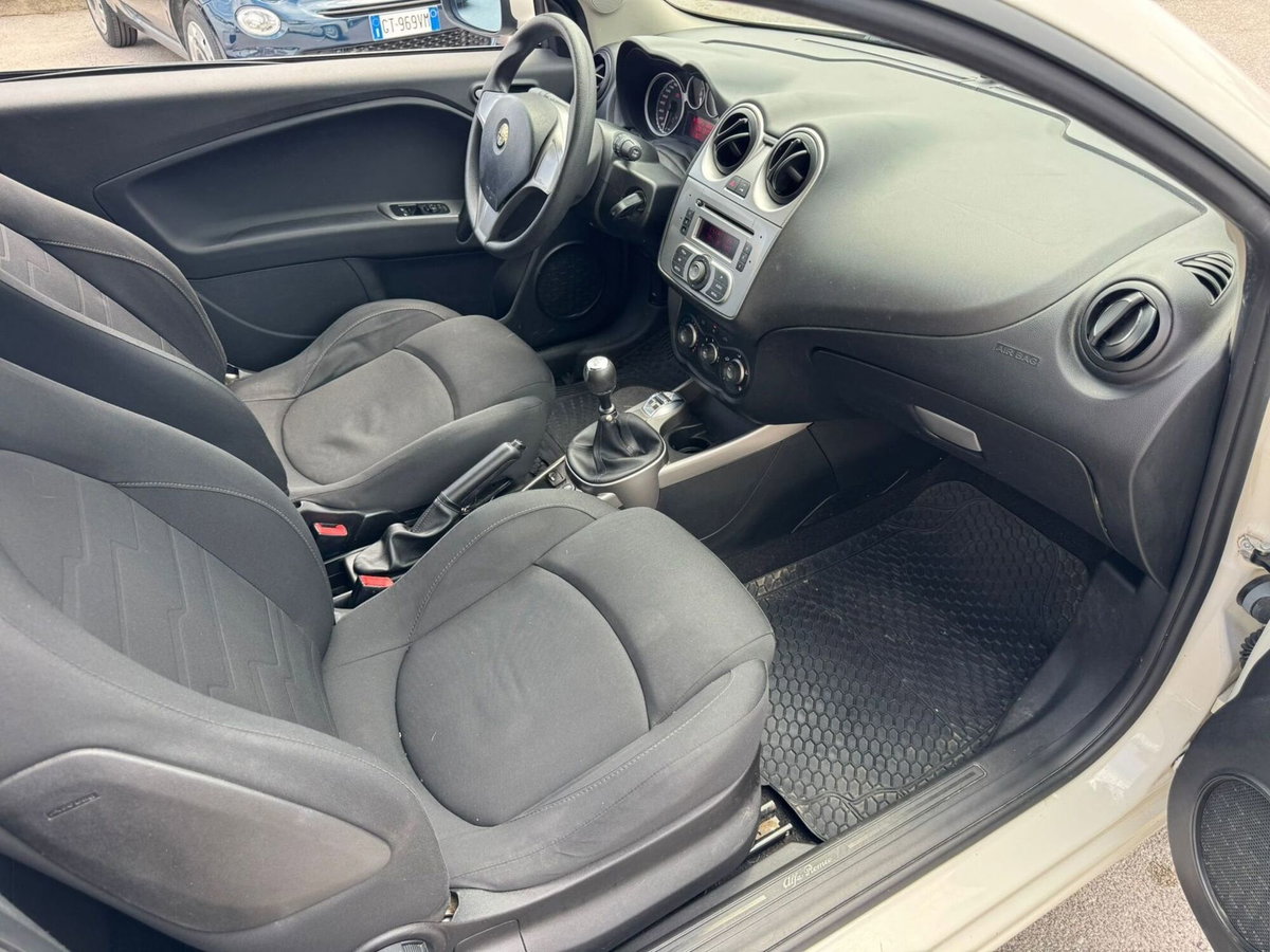 Alfa Romeo MiTo 1.3 JTDm 85 CV S&S Impression (9)