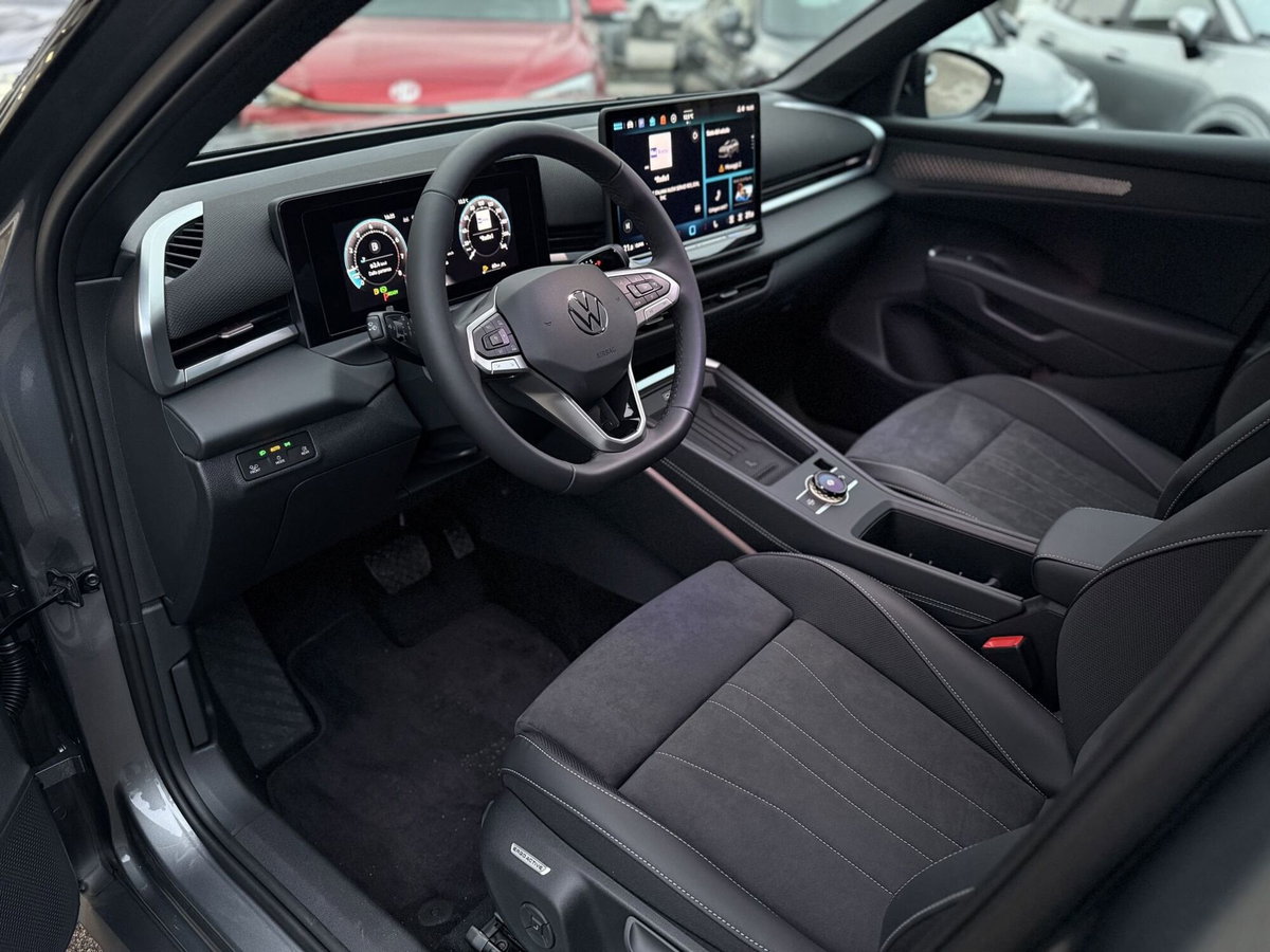 Volkswagen T-Roc 1.5 etsi Life 115cv dsg (7)