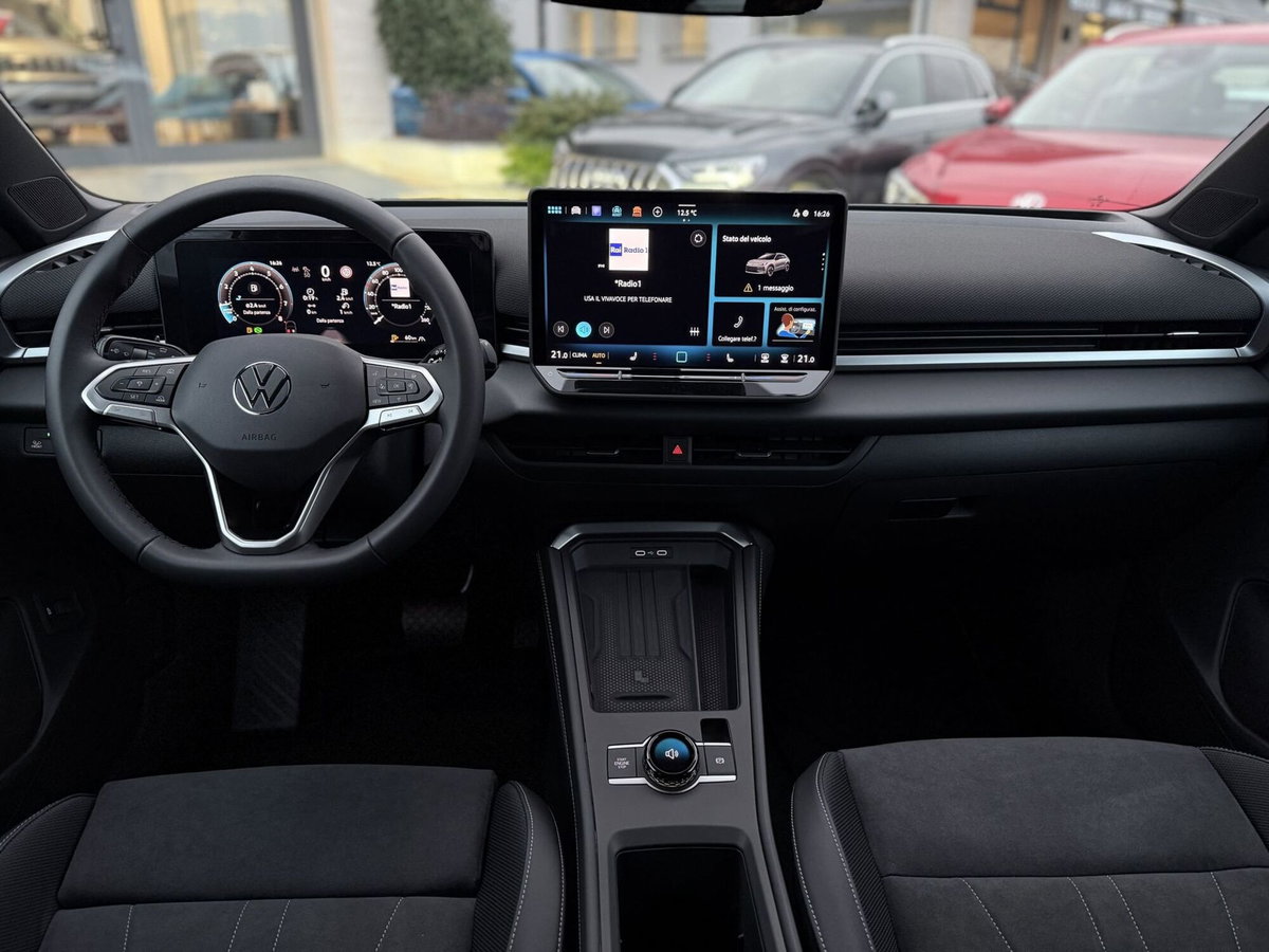 Volkswagen T-Roc 1.5 etsi Life 115cv dsg (9)