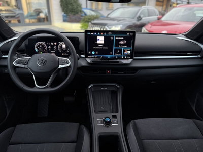 Volkswagen T-Roc 1.5 etsi Life 115cv dsg (9)