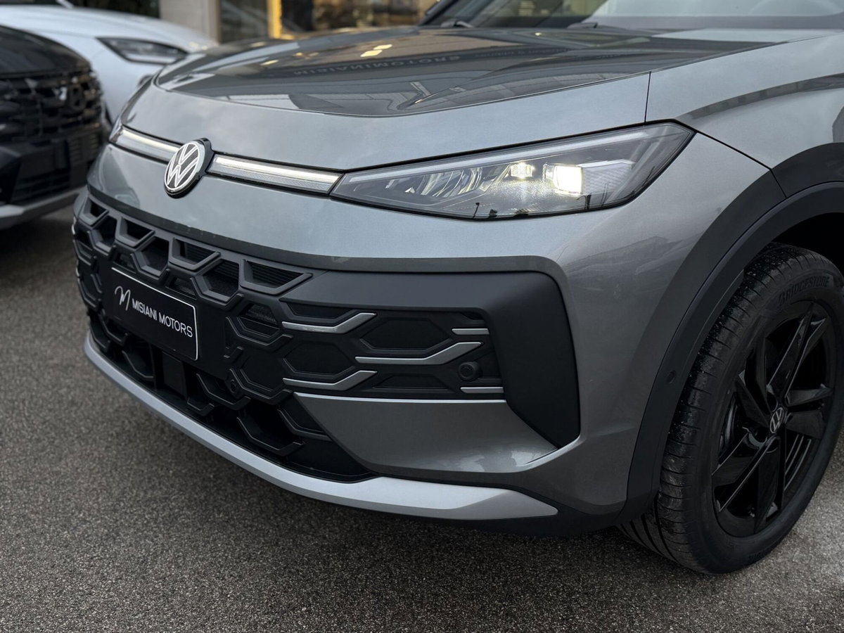 Volkswagen T-Roc 1.5 etsi R-Line 150cv dsg (15)