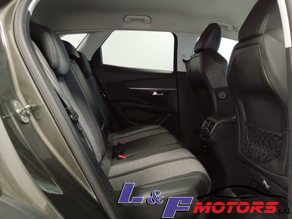 Peugeot 3008 BlueHDi 120 S&S Allure (16)