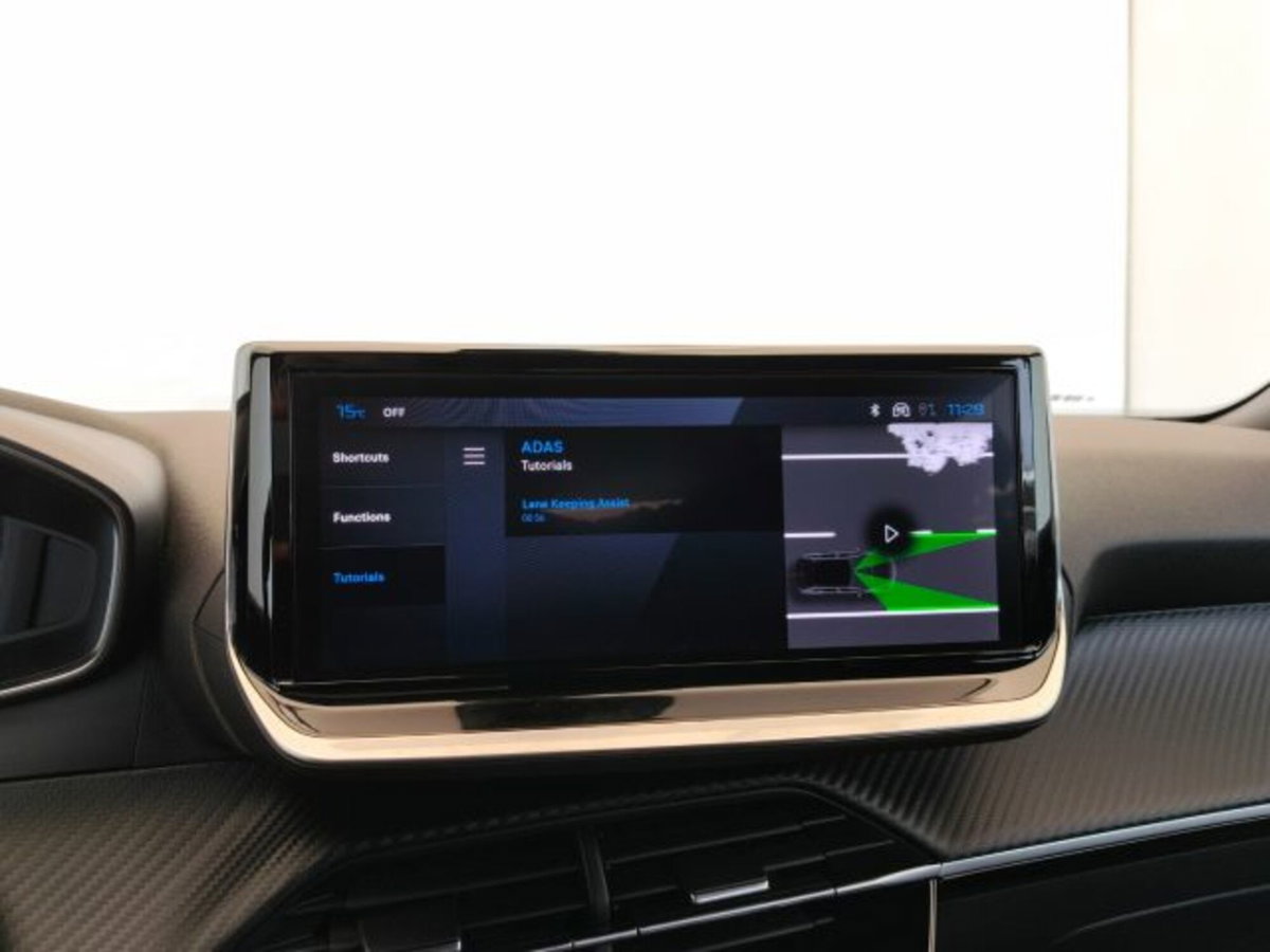 Peugeot 2008 PureTech 130 S&S Allure (8)