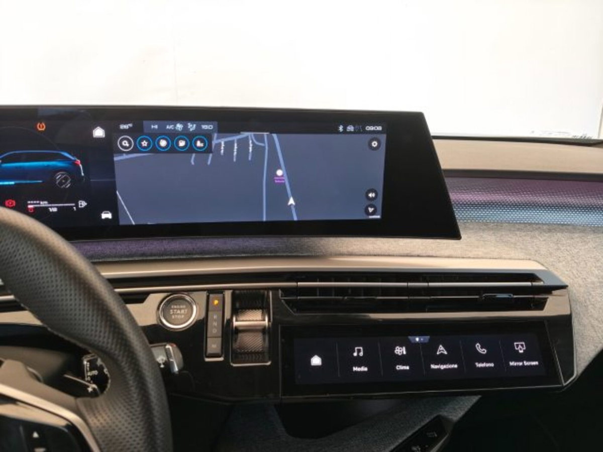 Peugeot 5008 1.2 hybrid 48V GT 136cv e-dcs 6 (11)