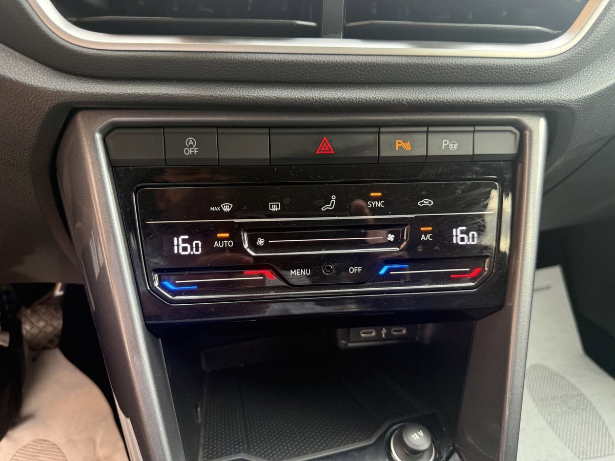Volkswagen T-Roc 1.0 TSI Style (14)