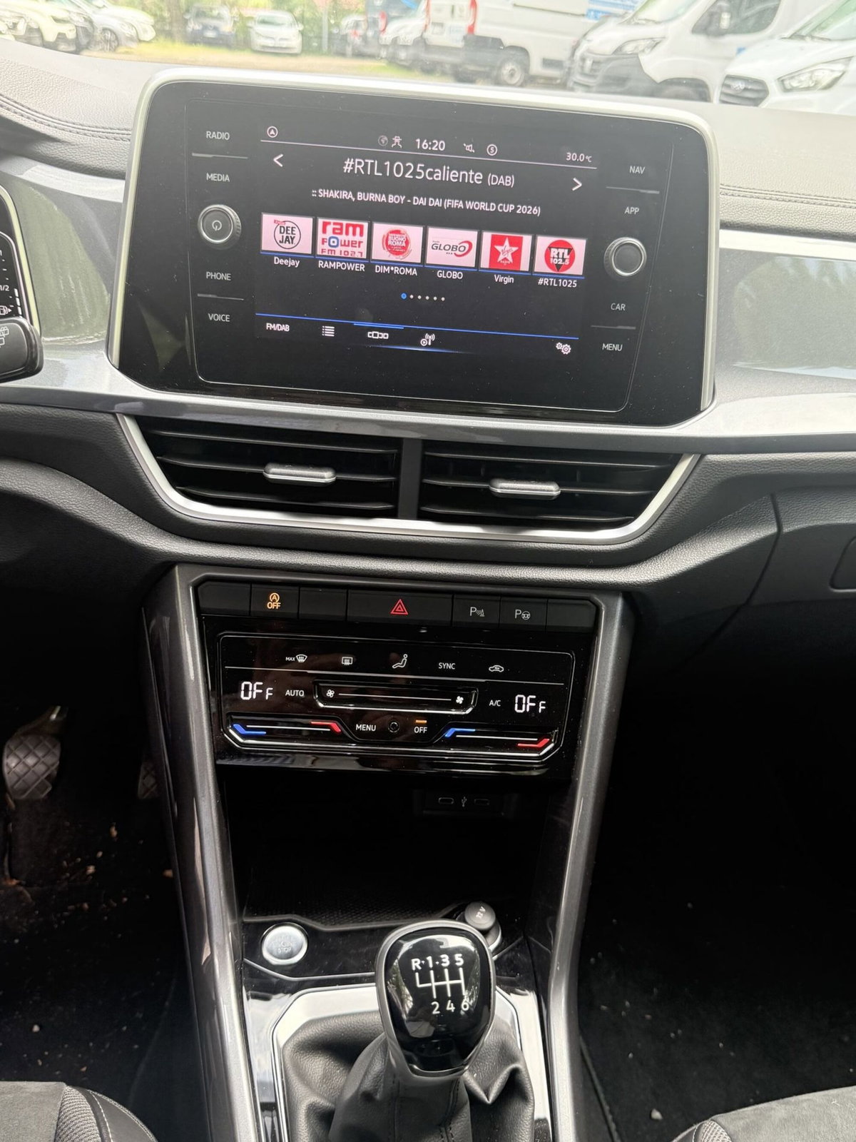 Volkswagen T-Roc 1.0 TSI Style (12)