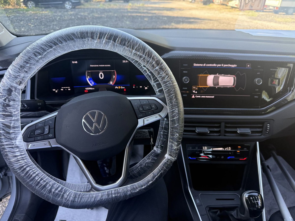 Volkswagen Polo 1.0 tsi Life 95cv (11)