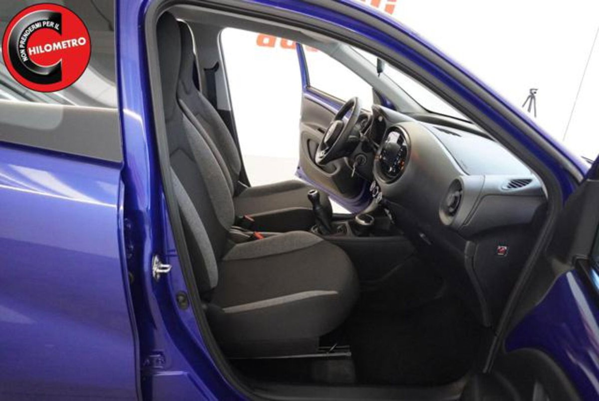 Toyota Aygo X 1.0 VVT-i 72 CV 5 porte Limited Air (13)