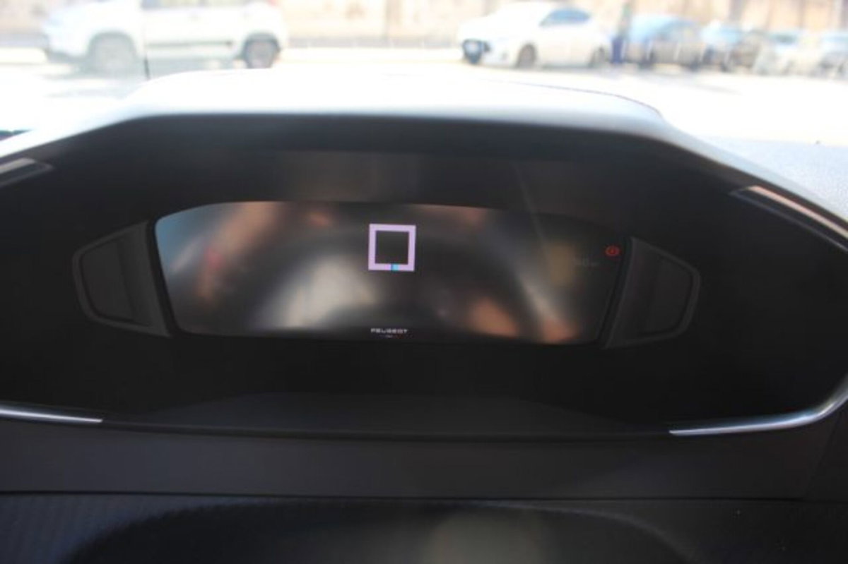 Peugeot 2008 PureTech 100 S&S Allure (11)