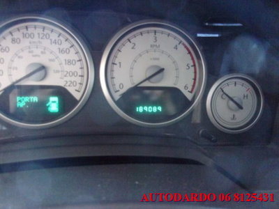 Chrysler Grand Voyager Grand Voyager 2.8 CRD DPF Limited (12)