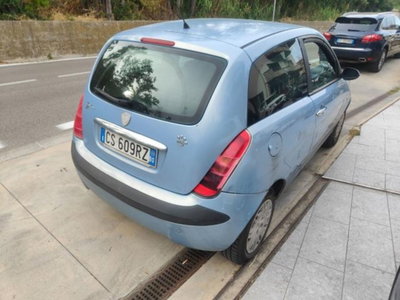 Lancia Ypsilon Multijet 16V Oro (5)