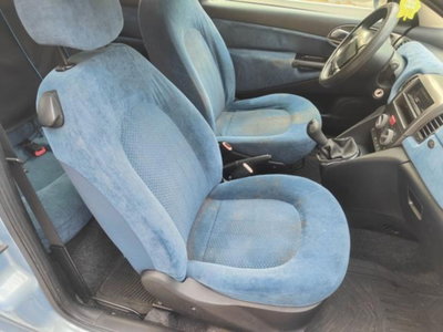 Lancia Ypsilon Multijet 16V Oro (7)