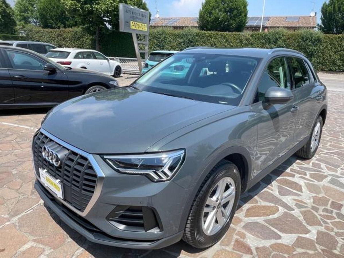 Audi Q3 35 TDI quattro S tronic Business