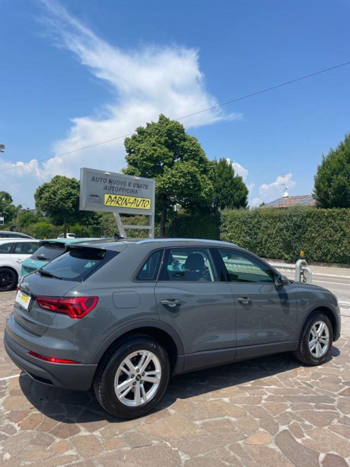 Audi Q3 35 TDI quattro S tronic Business (3)