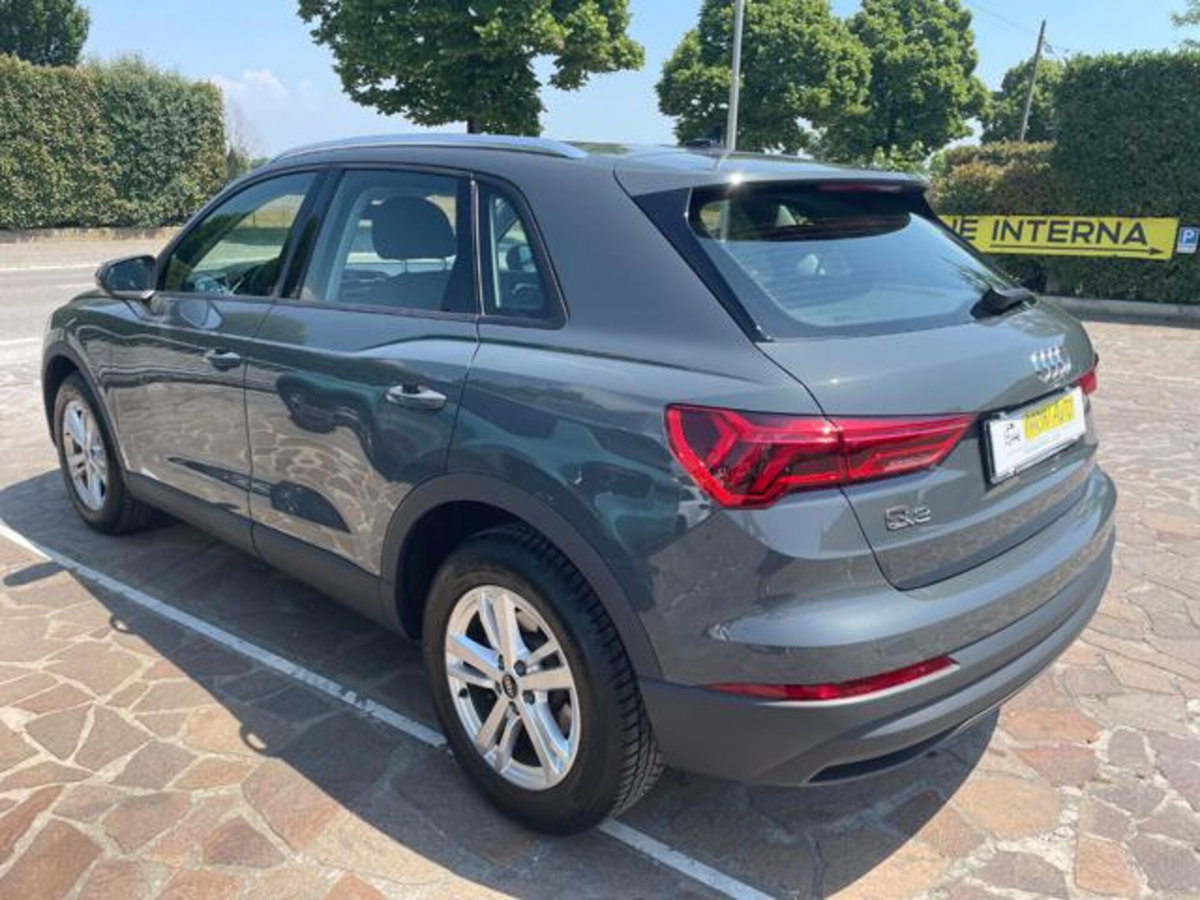 Audi Q3 35 TDI quattro S tronic Business (4)