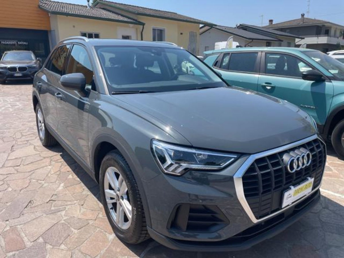 Audi Q3 35 TDI quattro S tronic Business (5)