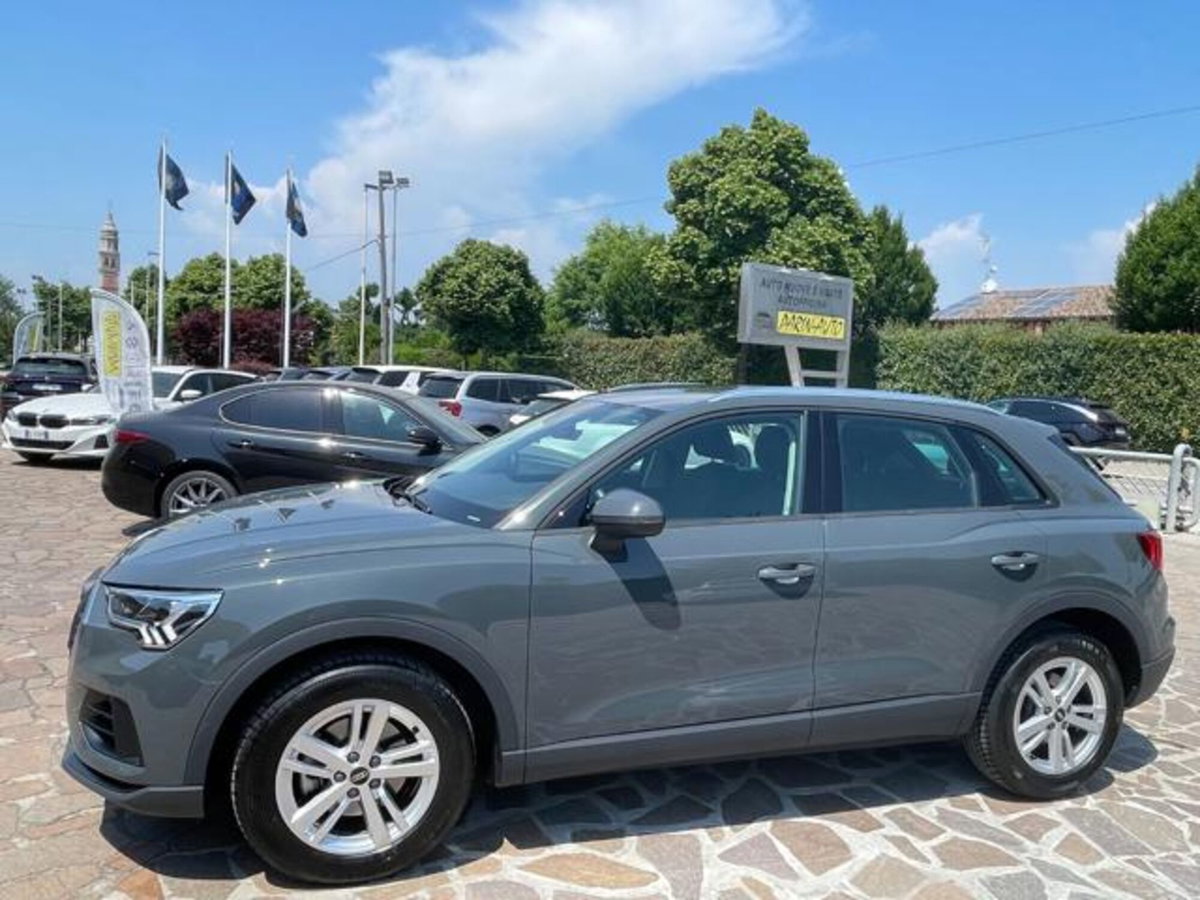 Audi Q3 35 TDI quattro S tronic Business (6)