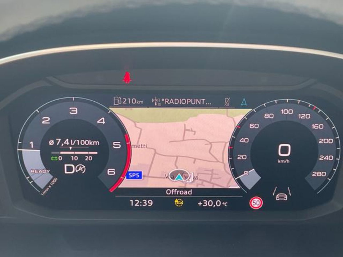 Audi Q3 35 TDI quattro S tronic Business (8)