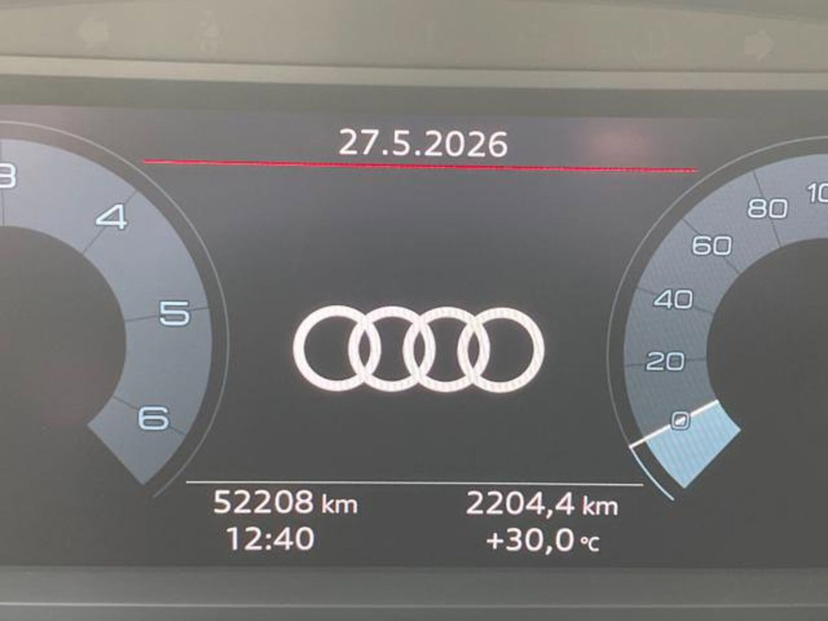 Audi Q3 35 TDI quattro S tronic Business (9)