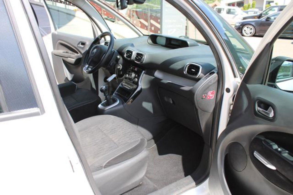 Citroen C3 Picasso 1.6 HDi 115 Exclusive (14)