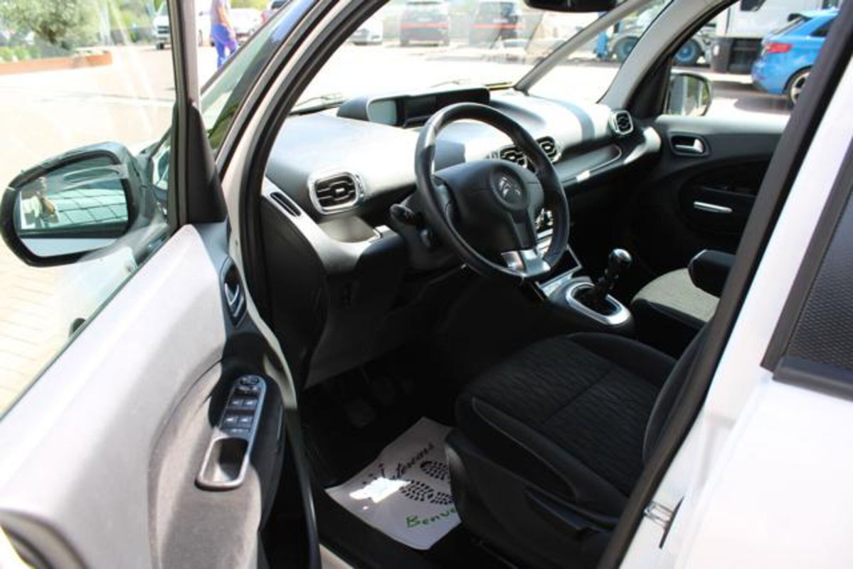 Citroen C3 Picasso 1.6 HDi 115 Exclusive (9)
