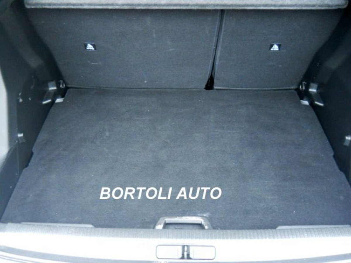 Peugeot 2008 BlueHDi 130 S&S EAT8 Allure Pack (11)