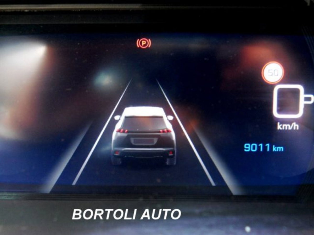 Peugeot 2008 BlueHDi 130 S&S EAT8 Allure Pack (15)