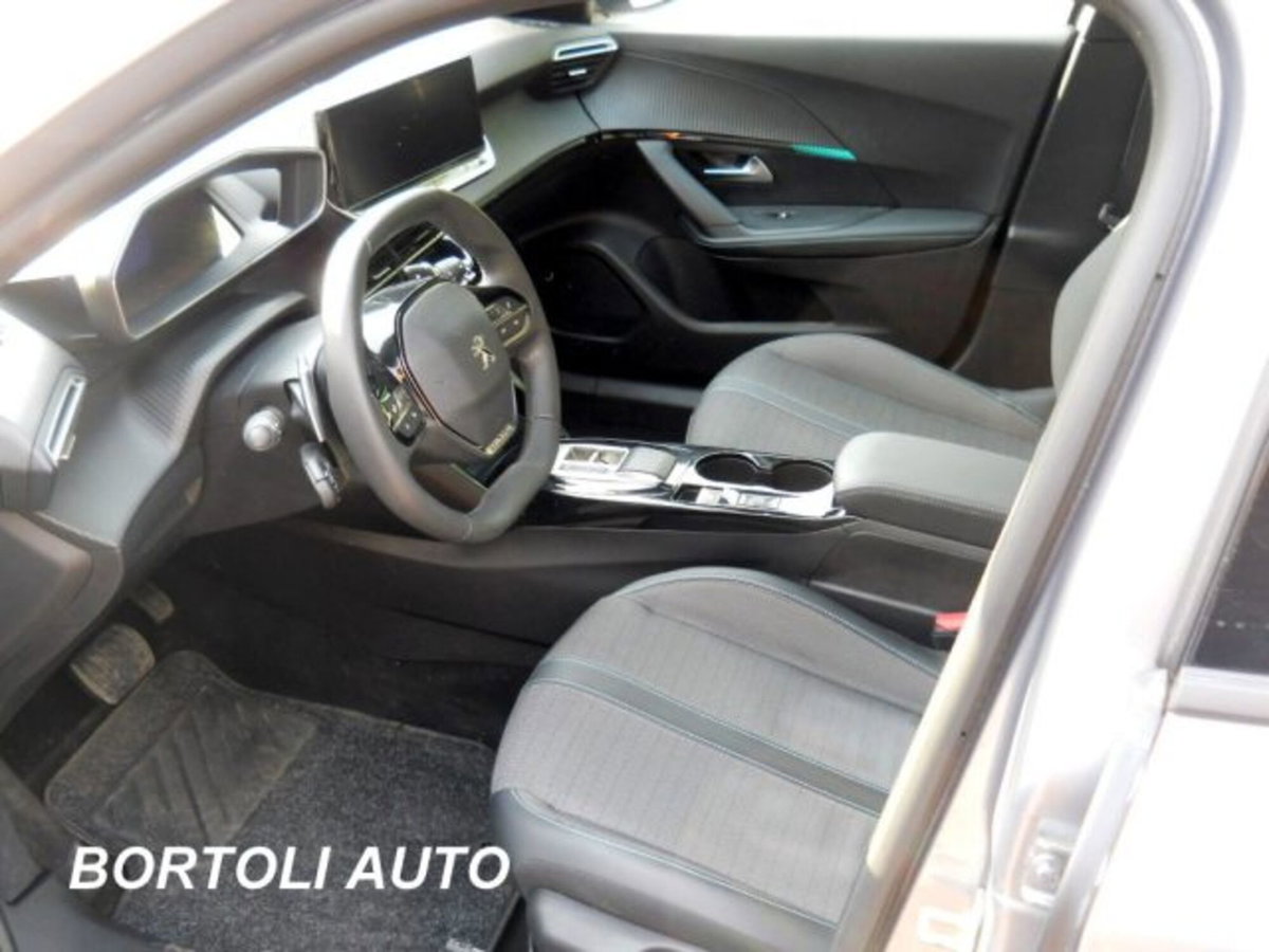Peugeot 2008 BlueHDi 130 S&S EAT8 Allure Pack (9)