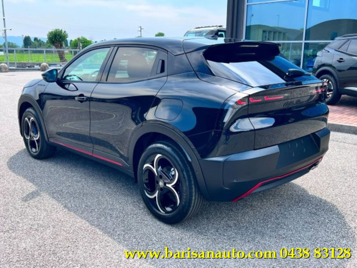 Alfa Romeo Junior 1.2 ibrida Speciale 145cv edct6 (4)