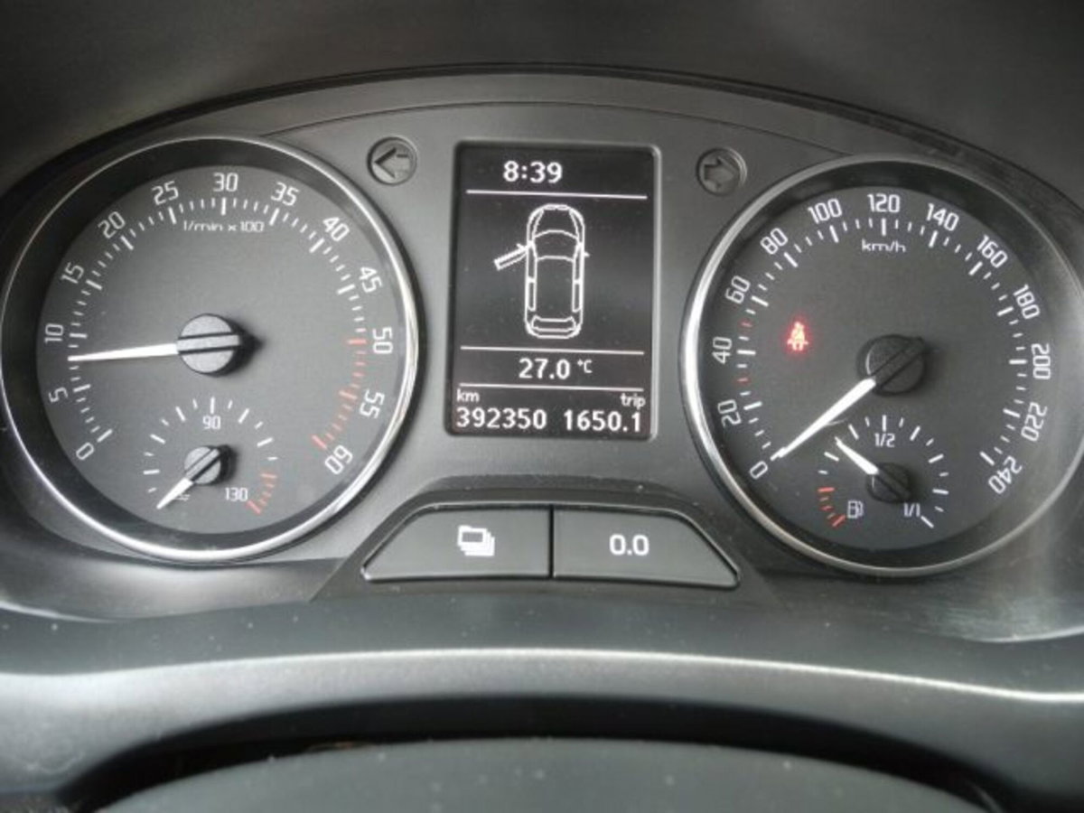 Skoda Fabia 1.6 TDI CR 75CV 5p. Ambition (16)