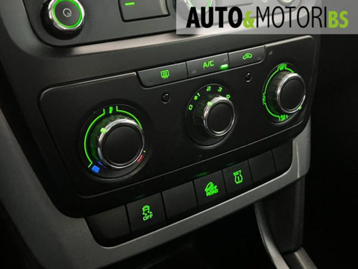 Skoda Yeti 2.0 TDI CR 110CV 4x4 Ambition (14)