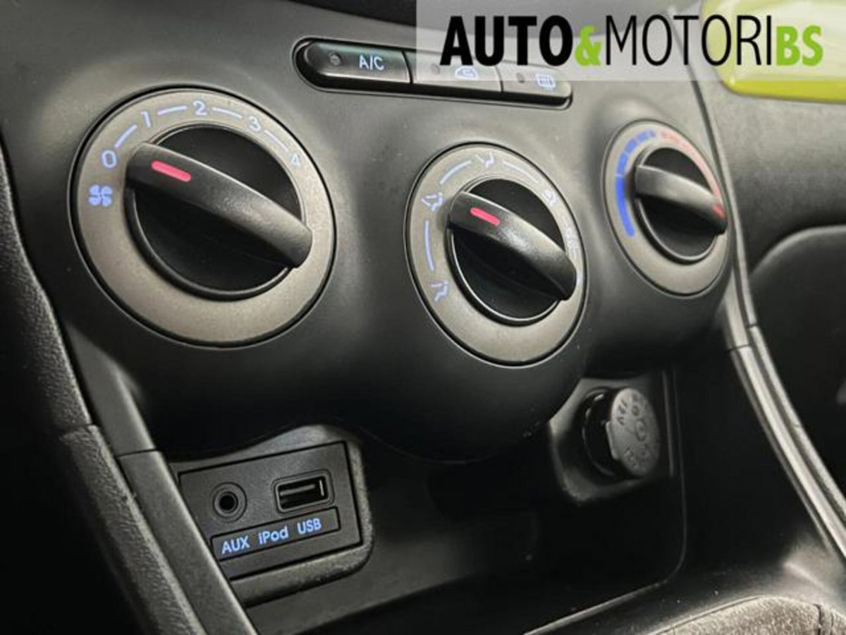 Hyundai i10 1.1 12V Fiorucci (14)