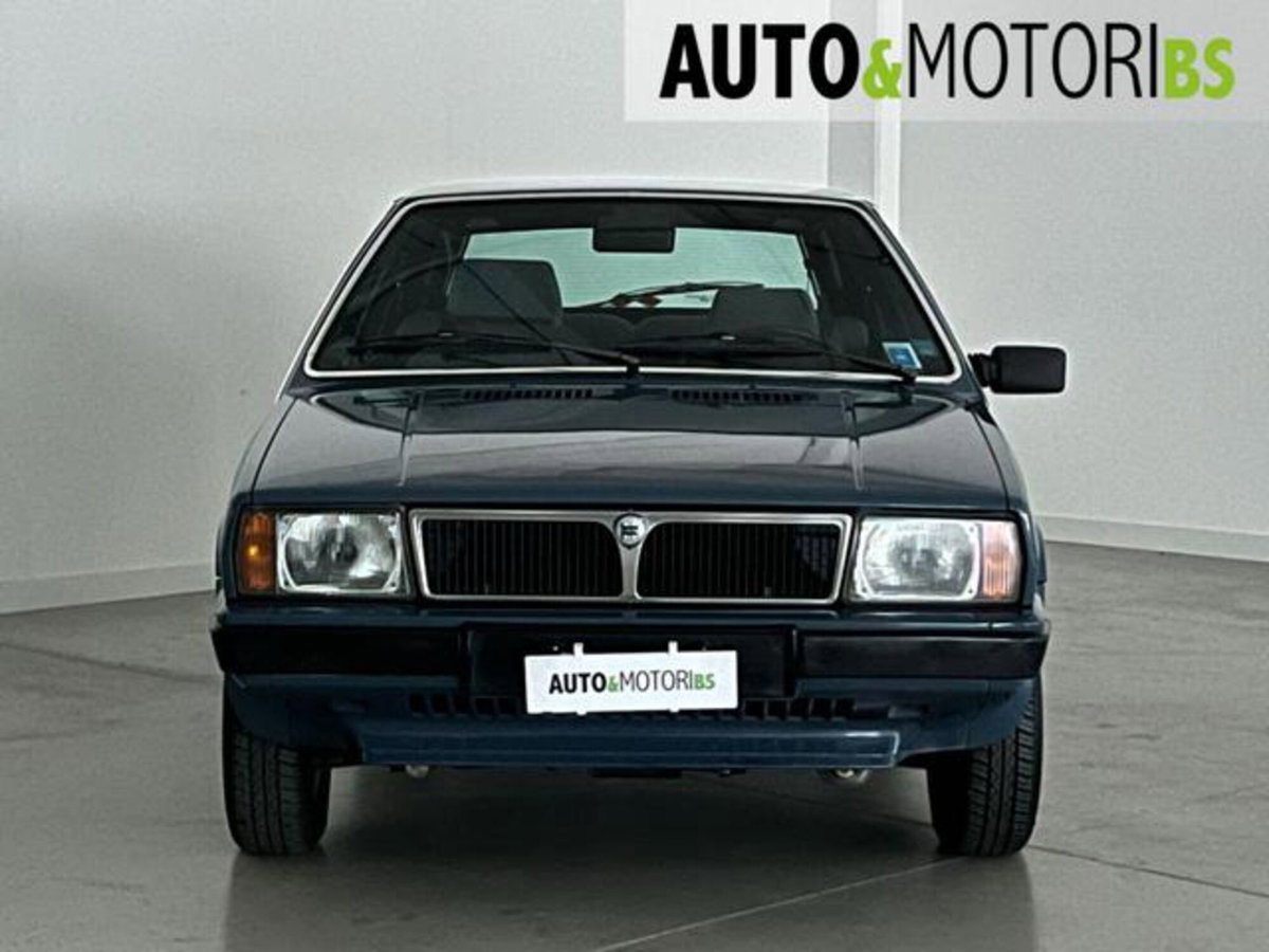 Lancia Delta 1.3 (2)