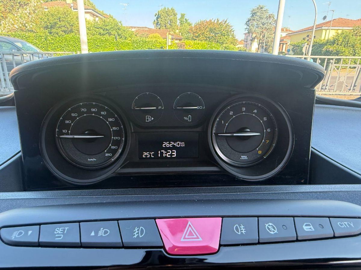 Lancia Ypsilon 1.0 FireFly 5 porte S&S Hybrid Gold Plus (10)