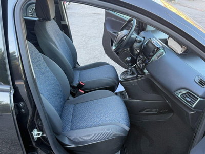 Lancia Ypsilon 1.0 FireFly 5 porte S&S Hybrid Ecochic A. Ferretti (7)